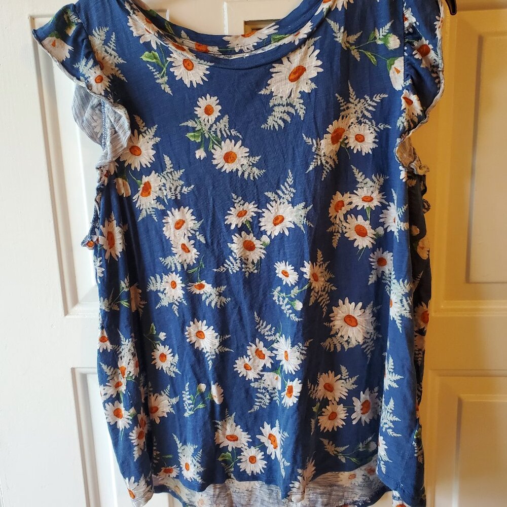 Women's Maurice's Blue and White Daisy Short Sleeve Shirt - Size 0x